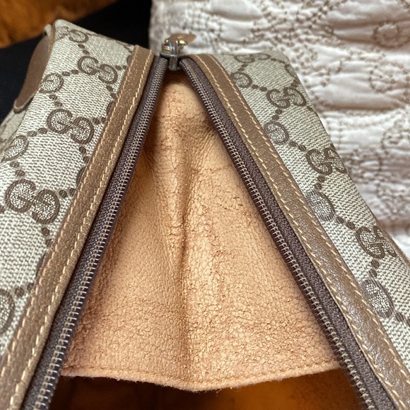 Authenticated vintage Princy Cloth Gucci Handbag - Picture 14 of 15